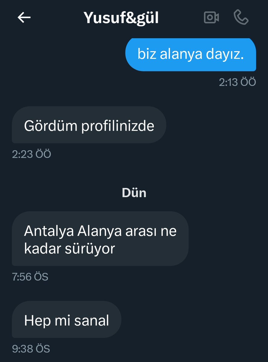 Böylesine bir oksijen israfı 🙈🤮😠.
Anında cvp vermediğimiz için Bizi sanalcı sanmış 🤣🤣🤣.  ( Bir Dallama / dangalak örneği ) 🤣🤣