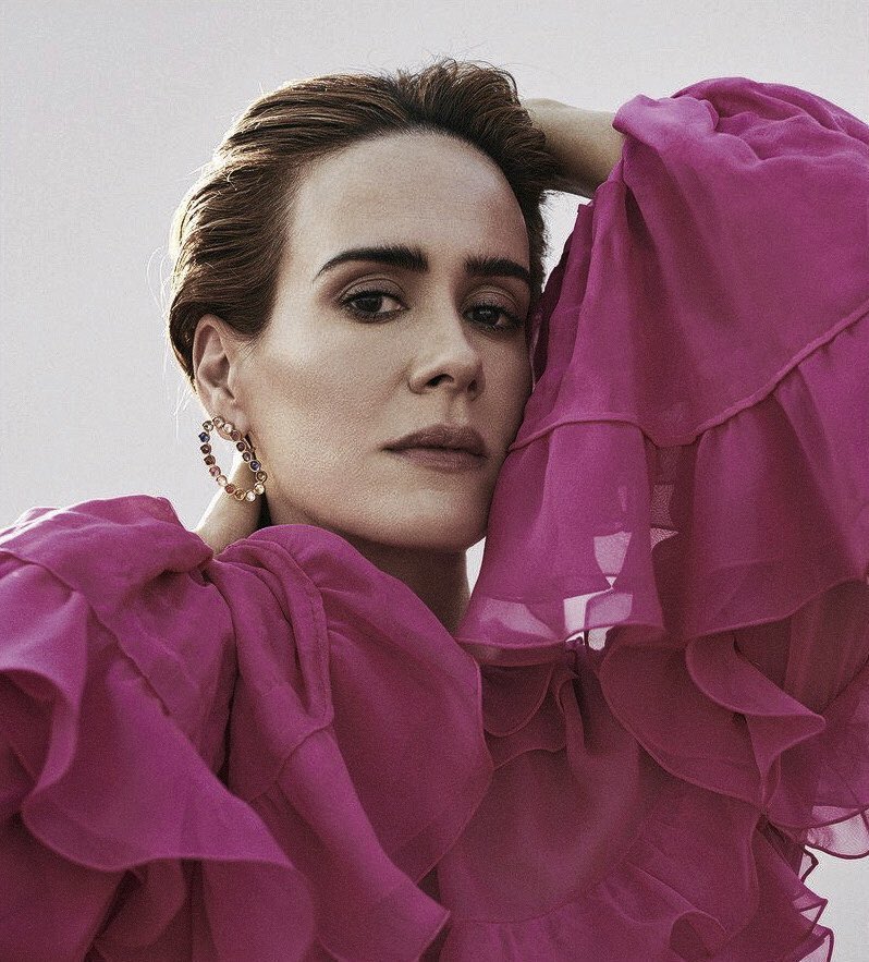 PMaratonando's tweet photo. Sarah Paulson está sendo cotada para estrelar a série da Netflix ‘SEX ACT’, desenvolvida por Lena Dunham, Jeremy O. Harris e Raffi Donatich.
A série acompanha uma coordenadora de intimidade que nunca foi beijada.
#SexAct #Netflix #SarahPaulson https://t.co/DD5BO1nMJc