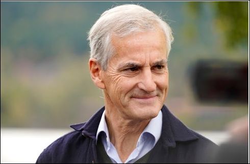 Kl_Stone's tweet image. #Parlamentswahl in #Norwegen

Nach dem vorläufigen Endergebnis kann Ministerpräsident Jonas Gahr #Støre, von der sozialdemokratischen Arbeiderpartiet, gestützt auf ein linksgrünes Bündnis mit 3 kleineren linken Parteien (Sosialistisk Venstreparti, Rødt, Venstre) sowie der...

1/3