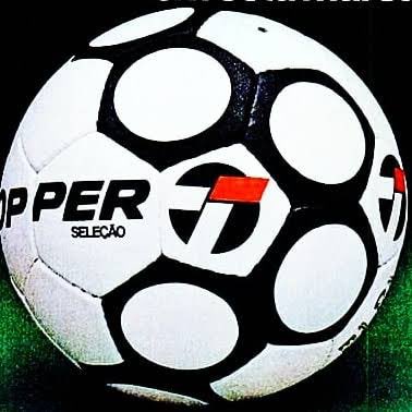 futnostalgico's tweet image. A bola oficial dos Campeonatos Brasileiros disputados em boa parte dos anos 80.

A Bola Topper.