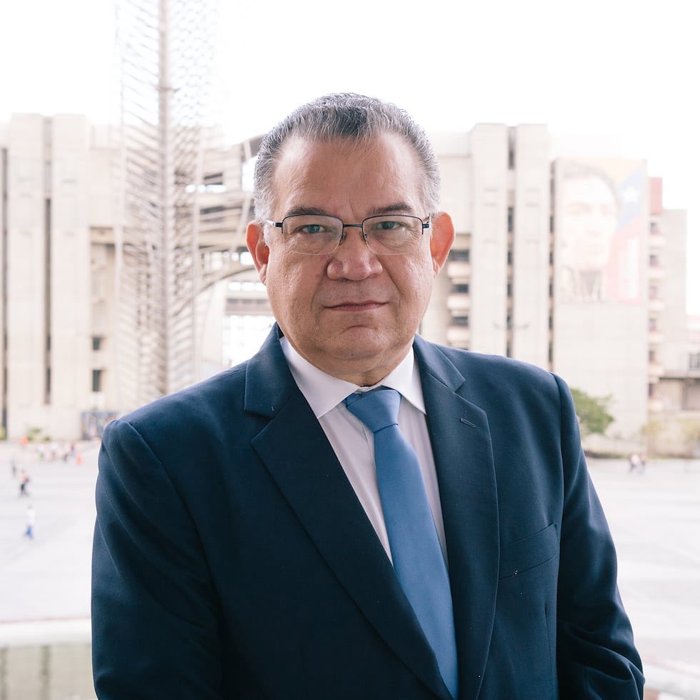 Estas palabras del Profesor Fernando Mires describen la terrible injusticia que se comete contra mi amigo Enrique Márquez quien ya lleva 8 meses preso sin razón.