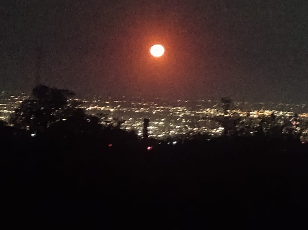 Luna desde el #Challao
<a href="/MATIPASCUALETTI/">Matias Pascualetti</a>