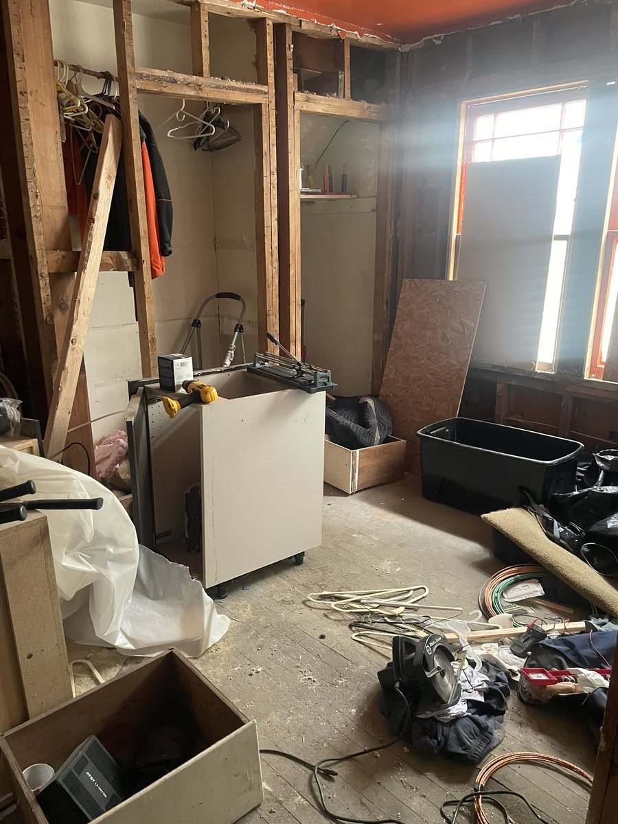RayleCates's tweet photo. Picked this up for $5k sold for $18k 🏚️ https://t.co/tDMHL3bu3L