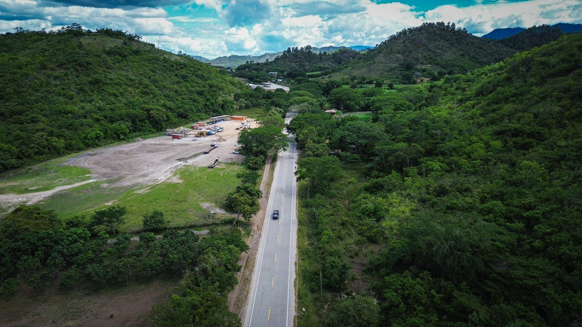 Hoy inauguramos junto a la Presidenta <a href="/XiomaraCastroZ/">Xiomara Castro de Zelaya</a> el primer Centro Nacional de Tratamiento de las Adicciones, que atenderá a más de 5,000 hondureños cada año, y también inauguramos la carretera Talanga–Cantarranas de 20 km, conectando Olancho, Francisco Morazán y El Paraíso.