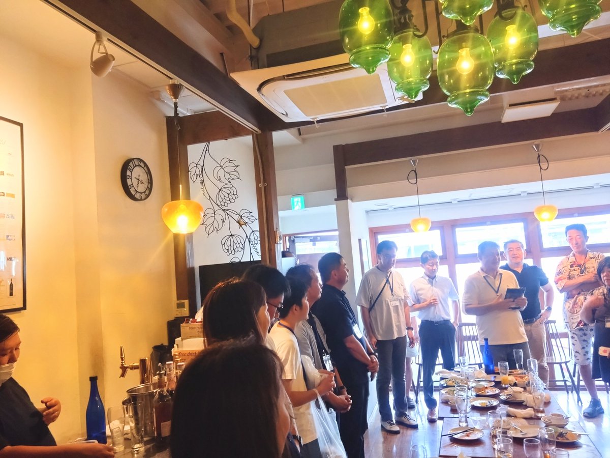 ndachiba's tweet photo. 【令和7年度　残暑払い】

令和7年8月30日　
ビストロえびすやにて残暑払いを開催しました。 
立食だったこともあり、普段は会う機会が少ない他学年の父母とも話すことができ、情報交換の良い機会となりました 。 https://t.co/29vZ0dXvko