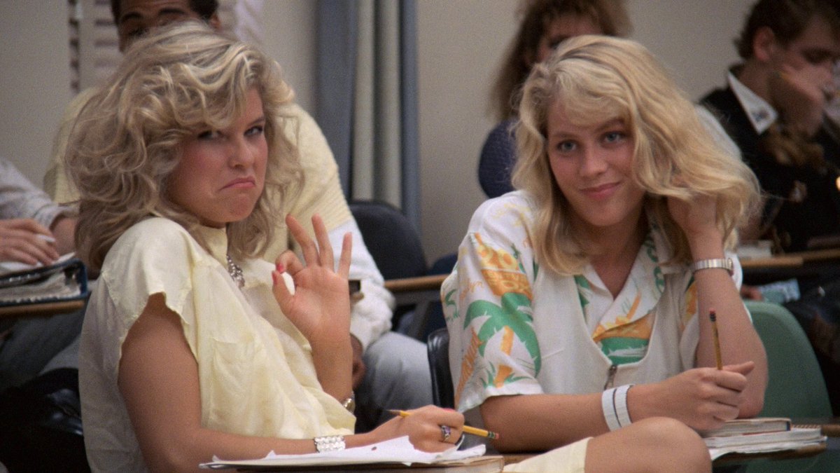 JayRobertScott's tweet photo. Pretty in Pink (1987) 

The narrative centers on Andie Walsh, a working-class senior who lives with her unemployed father in a modest home on the "wrong side of the tracks." https://t.co/HCA2XA5xT3