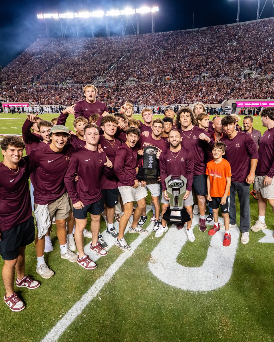 𝑇ℎ𝑖𝑠 𝐼𝑠 𝐻𝑂𝑀𝐸 🏟️

All love for #HokieNation showing us all the love Saturday night. Can't wait to have you rocking with us in Cassell and throughout the season soon!
#ThisIsHome #Hokies 🦃