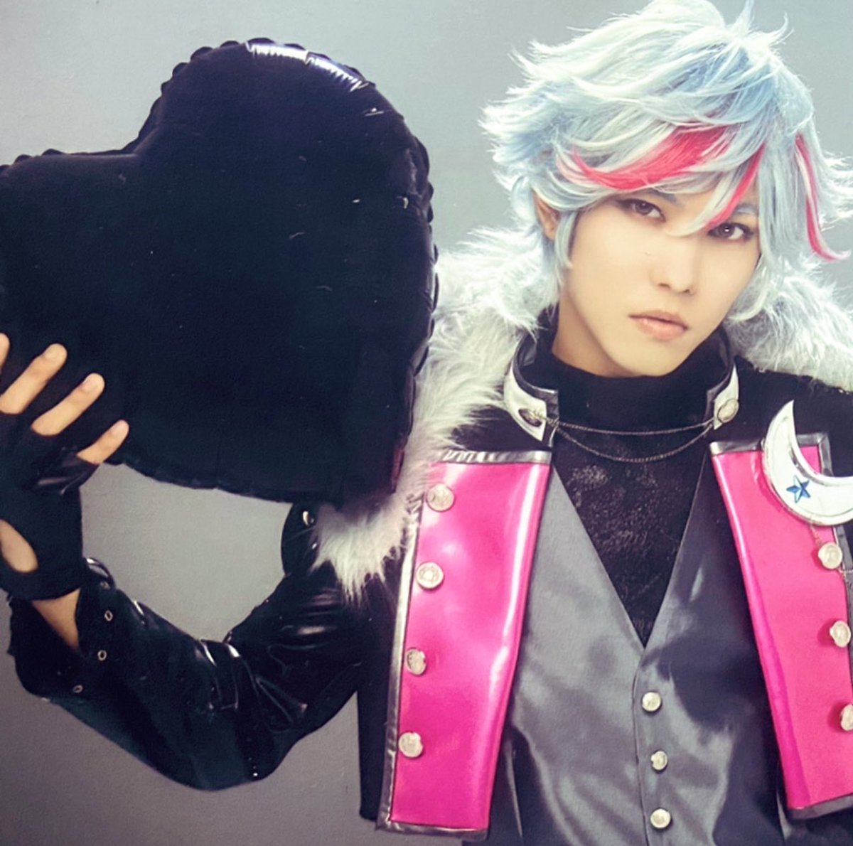 初めてシンヤを演じたのは舞台でした。
いつかまた…やりたいね。

タグ覗いたらたくさんの「シンヤおめでとう」のメッセージで埋まっていて僕も嬉しいです！！！
#大江戸シンヤ生誕祭2025