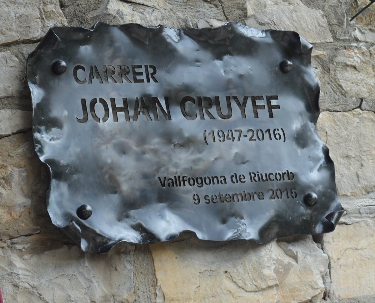 I ja en fa 9 del 9 del 9…. del 2016 #carrerjohancruyff #semprejohan #cruyfflegacy #14forever #graciesjohan #vallfogonaderiucorb #johanetern #cruyffismeésfelicitat #cruyffcourt #valldelcorb <a href="/FundacionCruyff/">Johan Cruyff Foundation</a>