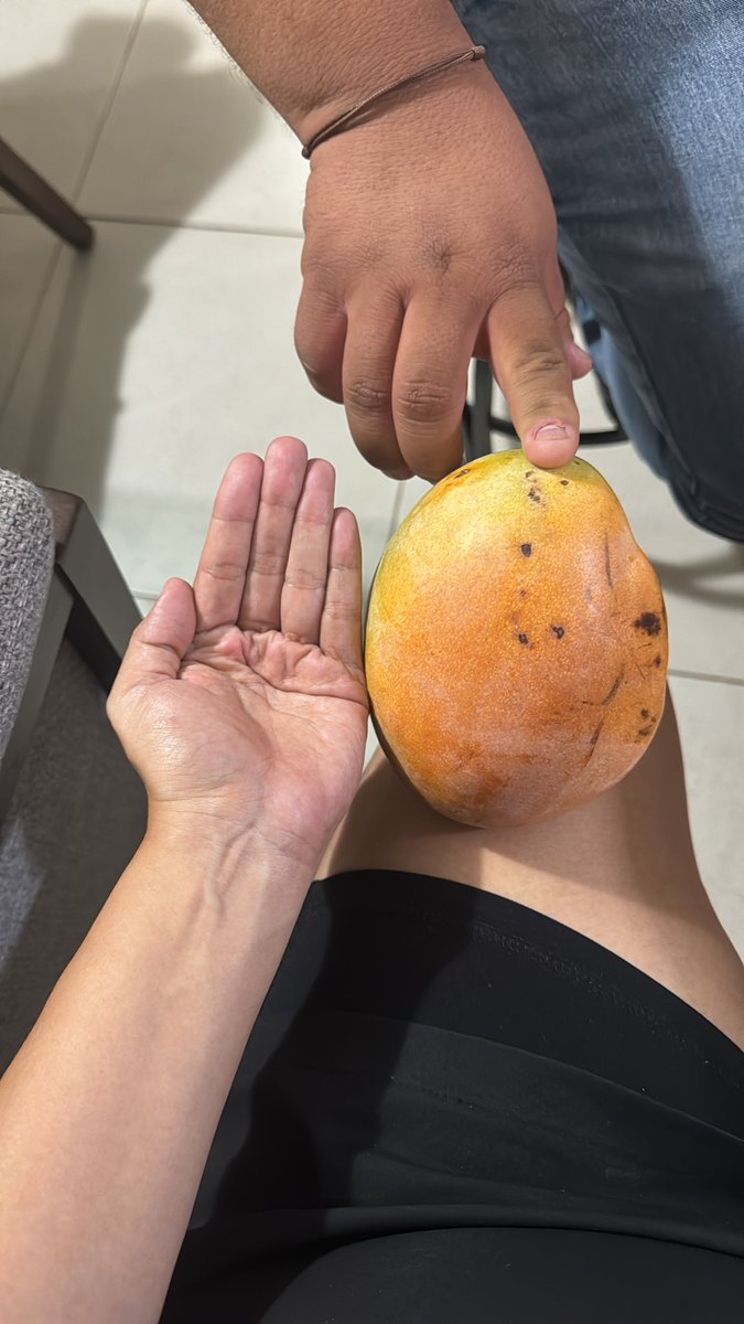 SmallLime's tweet photo. Un mangüito? https://t.co/xkw4TrkxTP