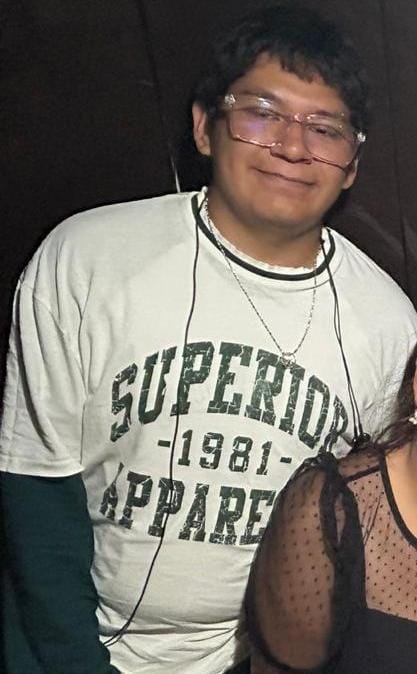 repartidorr's tweet image. #TeBuscamos
José Fabian Chimal Guadarrama 
Tiene 17 años, lleva 4 horas desaparecido.
La última vez que lo vieron fue en la plaza de Portal La Raza

@ColectivoHECDMX  @adn40  @AristeguiOnline  @azucenau  @C5_CDMX  @ClaraBrugadaM  @LBallesterosM  @Pat_MercadoC  @juanrubiog…