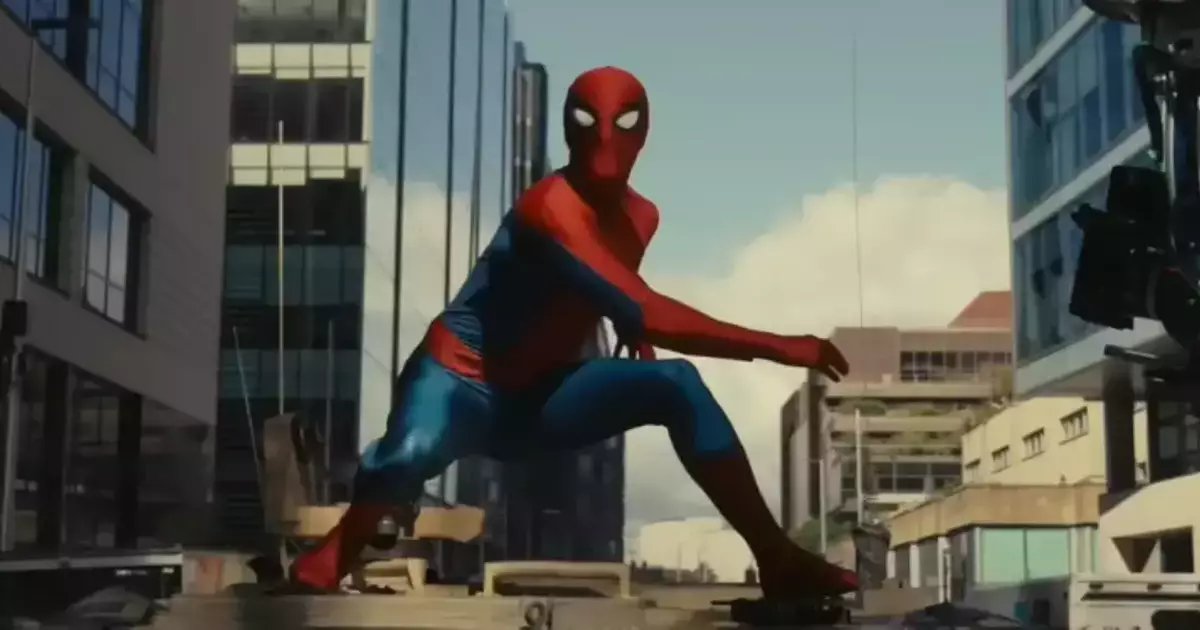 GamesDATA_1's tweet photo. O vídeo não entrega o vilão (nem Duende Verde, nem Venom), mas sabemos que Destin Daniel Cretton, diretor de Shang-Chi, tá no comando. Zendaya e Jacob Batalon não apareceram ainda, mas os fãs seguem na expectativa! https://t.co/O9WnKrpeOt