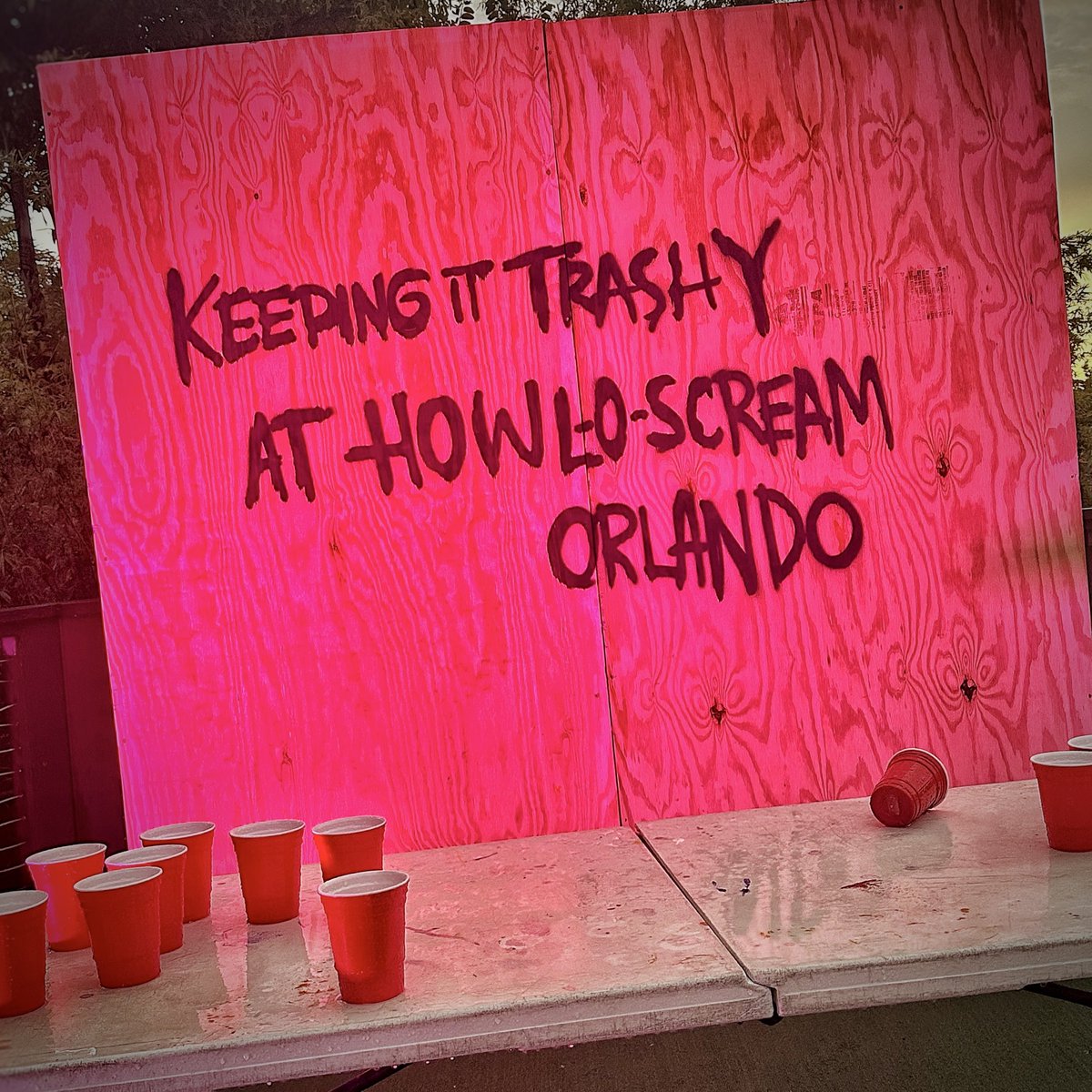 TuckBeck's tweet photo. Why keep it classy, when you can keep it trashy! And we’re definitely keeping it trashy at Howl-O-Scream Orlando! 🖤
.
Scare Zone: #TrailerParkTragedy 🦝
.
#HowlOScreamBlogger #HowlOScream
#HowlOScreamBucketList #SeaWorld
#ScareZone #HowlOScreamOrlando
#SeaWorldHowlOScream 🎃 https://t.co/oJLG73yUZK