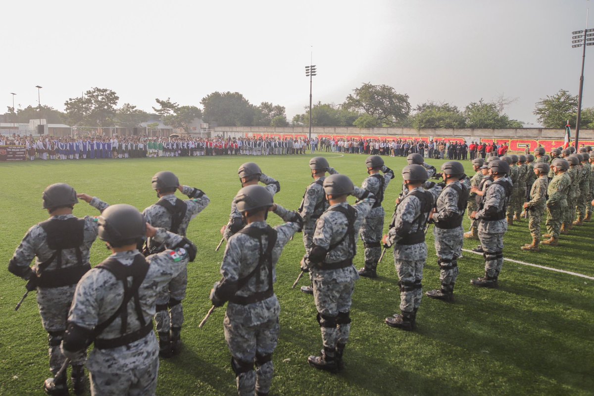 Junto a la Gobernadora <a href="/margarita_gs/">Margarita González Saravia</a> rendimos honores a la bandera y celebramos la Mesa de Coordinación Estatal en #Xoxocotla.

Seguimos trabajando desde el territorio por la paz, la justicia y el bienestar en #Morelos.