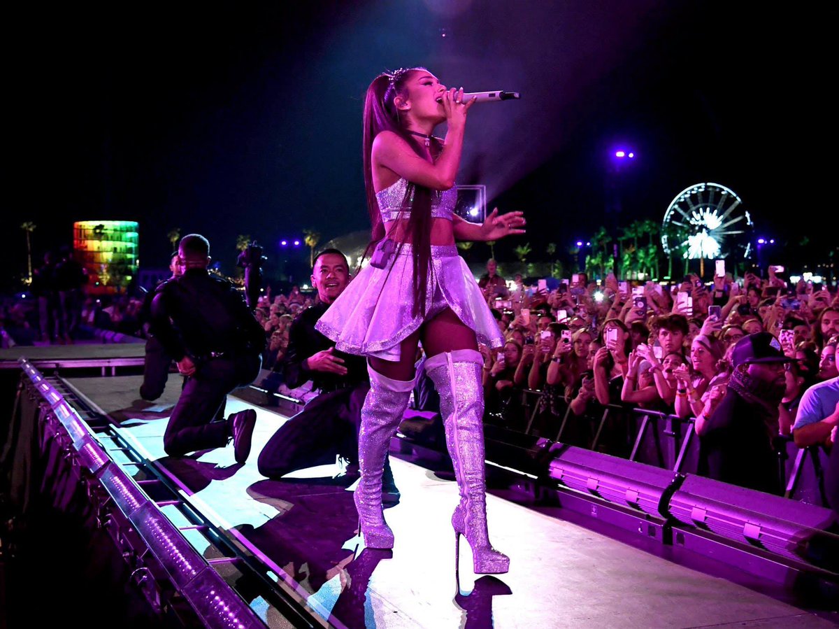 AEGworldwide's tweet image. Congrats to these talented women on their #VMA wins and tb to their amazing @coachella performances 🏆🤩

📸: @goldenvoice #coachella #ladygaga #arianagrande #sabrinacarpenter #rosé #blackpink