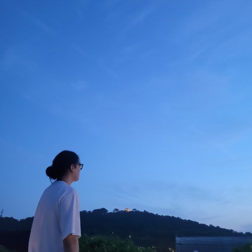 LSUCWprogram's tweet image. What’s that? You didn’t hear?! 📣 

THREE (!) of our MFA-affiliated writers received Tin House Writing Workshop Scholarships this summer!
🌟 Current MFA second-years Sirong Li and Carolina Murriel
🌟 MFA alum an chang joon (&apos;23)

Beyond proud of these writers 💐