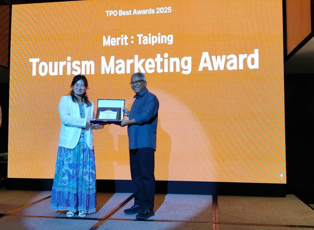 MPTaiping's tweet photo. 𝗧𝗔𝗜𝗣𝗜𝗡𝗚 𝗨𝗞𝗜𝗥 𝗦𝗘𝗝𝗔𝗥𝗔𝗛 𝗗𝗜 𝗣𝗘𝗥𝗦𝗔𝗗𝗔 𝗔𝗡𝗧𝗔𝗥𝗔𝗕𝗔𝗡𝗚𝗦𝗔
5 September 2025 – Bandar Taiping mencipta detik membanggakan apabila diumumkan sebagai penerima 𝙏𝙤𝙪𝙧𝙞𝙨𝙢 𝙋𝙧𝙤𝙢𝙤𝙩𝙞𝙤𝙣 𝙊𝙧𝙜𝙖𝙣𝙞𝙯𝙖𝙩𝙞𝙤𝙣 𝙏𝙤𝙪𝙧𝙞𝙨𝙢 𝘼𝙬𝙖𝙧𝙙𝙨 𝟮𝟬𝟮𝟱 https://t.co/aMsz80CGUQ