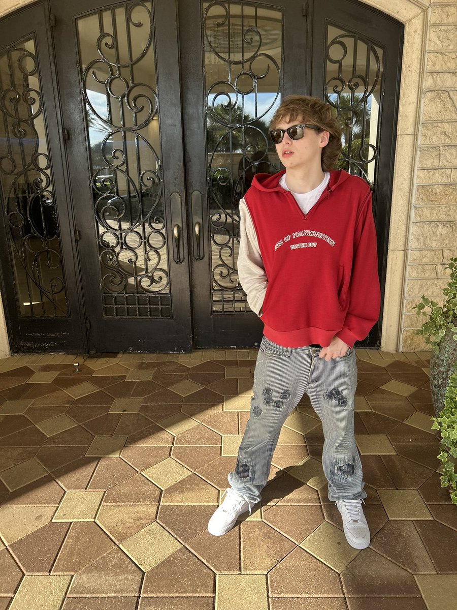 b (@neverpassed) on Twitter photo 