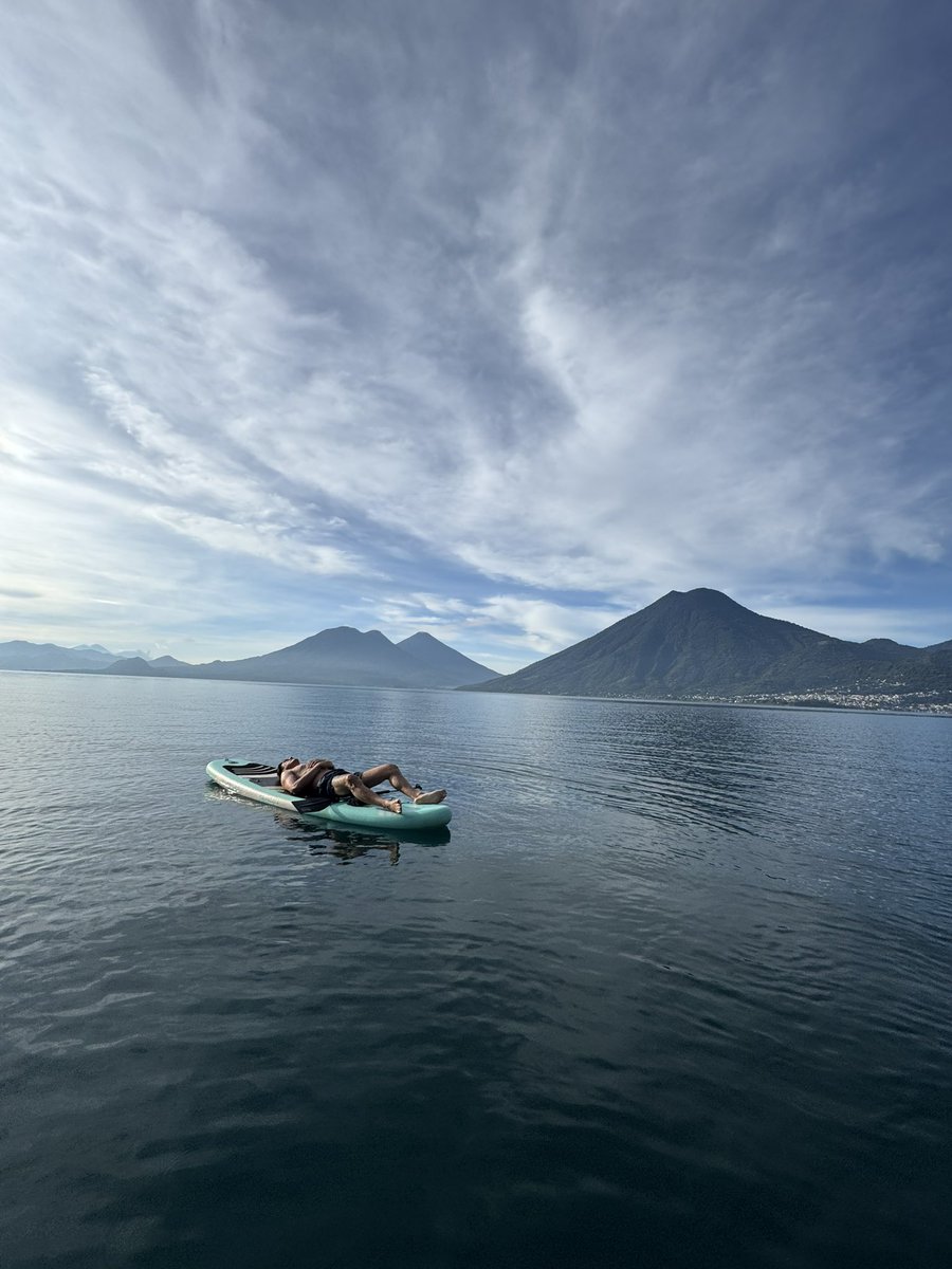 josemauricio_ms's tweet image. We can get awa-ay maybe to Guatemala.