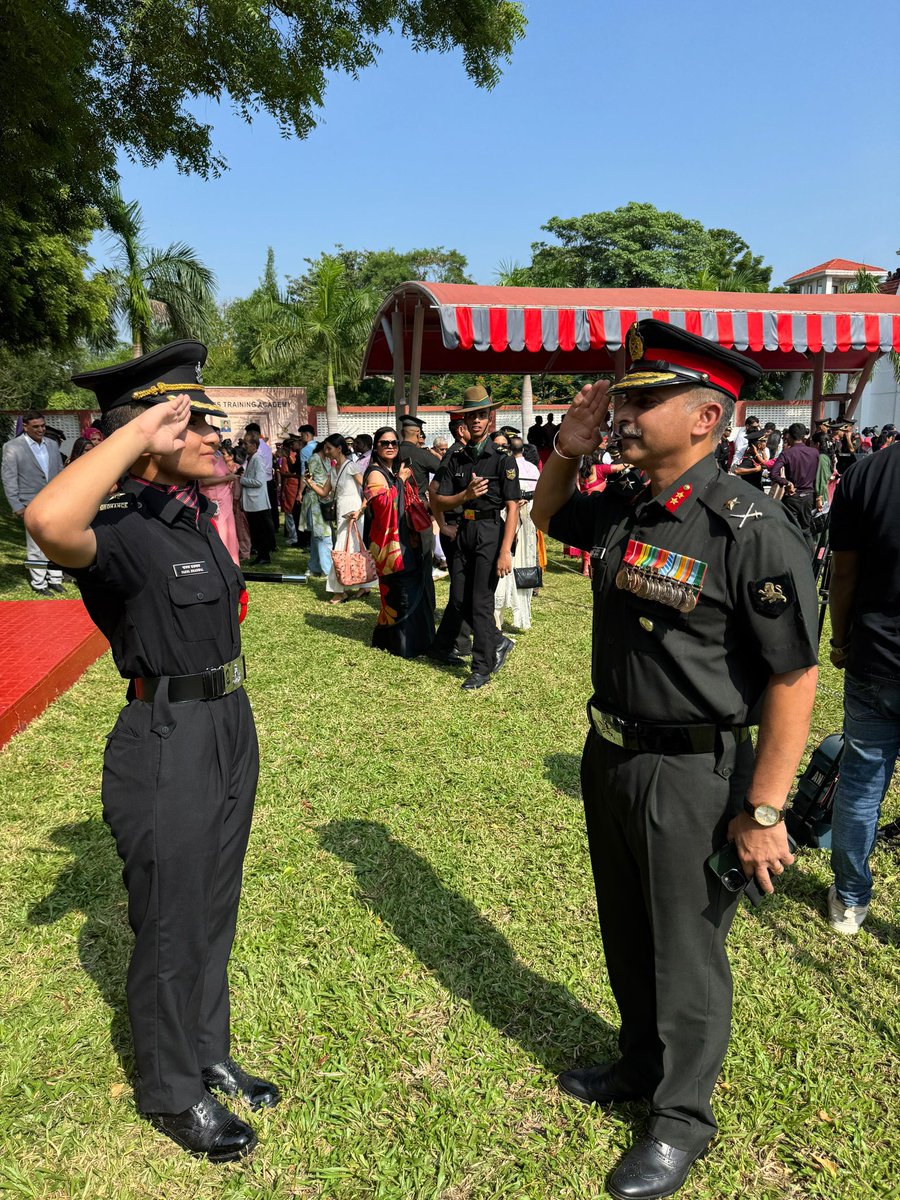 Like father, like daughter 

⚔️🇮🇳❤️