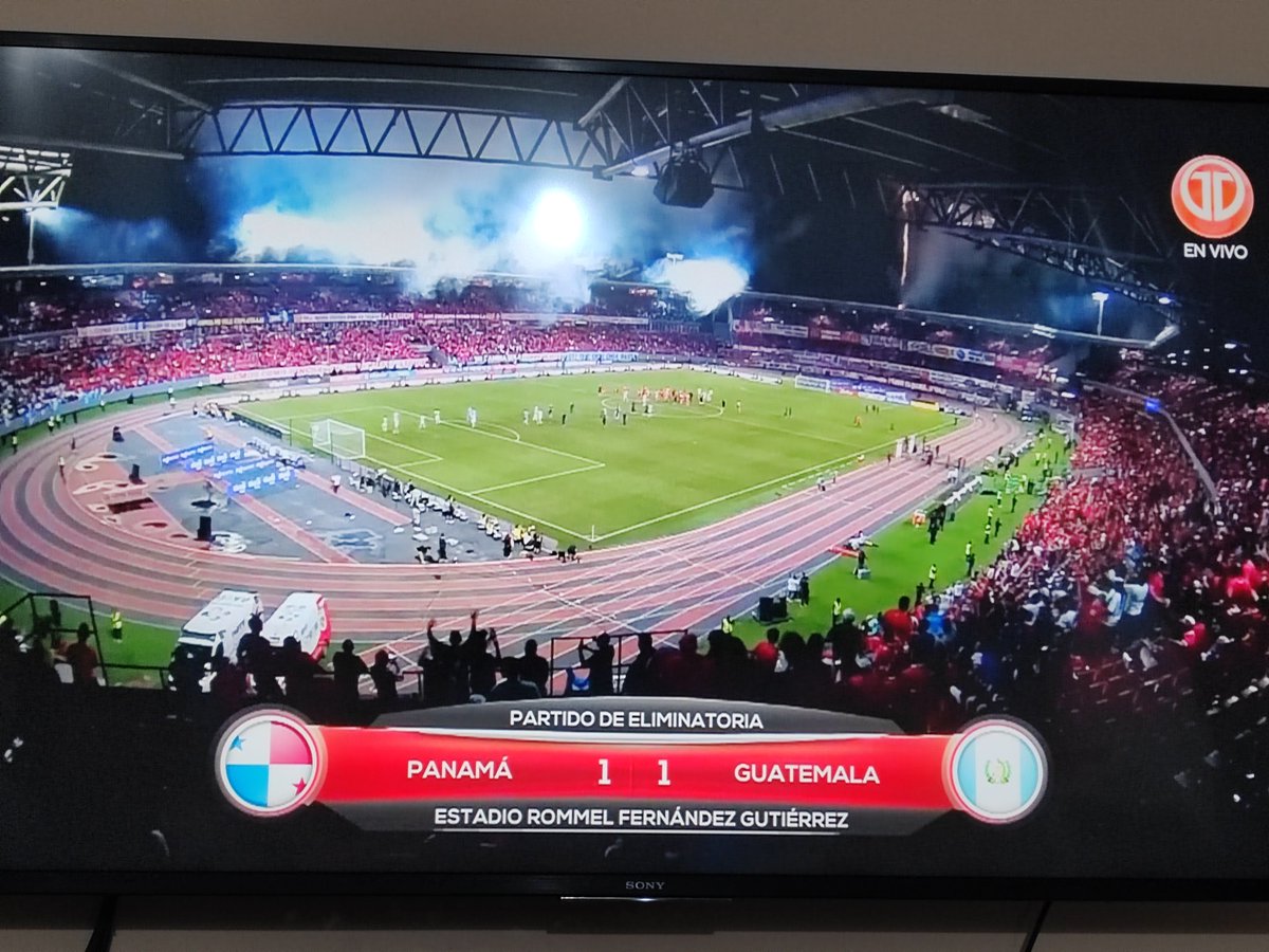 Hasta los hermanos panameños celebraron el empate de Mi Guate!
Sí se puede carajo!