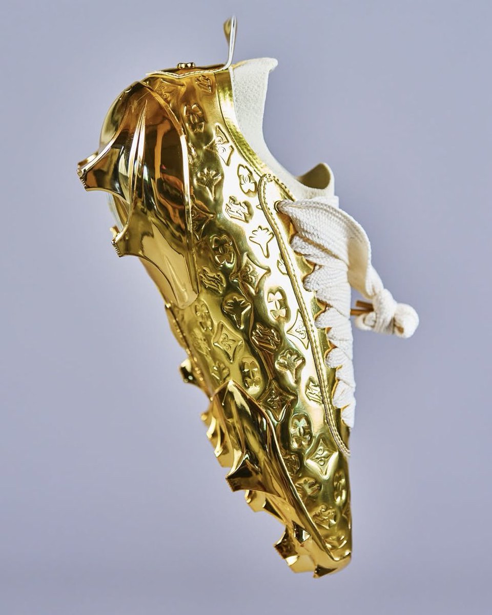 RT @SoleRetriever: Justin Jefferson's gold Louis Vuitton-like