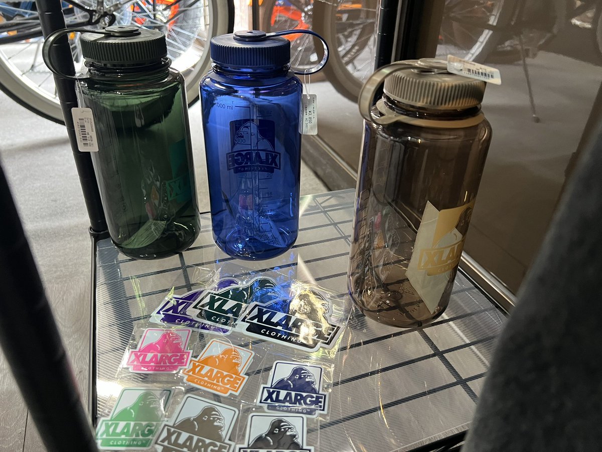 saito_shop's tweet photo. XLARGE、MxMxMは色々なアイテムやキーホルダーやステッカーなどもたくさん取り揃えております✨
大人気の商品もたくさんございますので、
ぜひお気軽に遊びに来てください🙇
#アパレル #ストリート
#XLARGE #xlarge
#MxMxM #マジカル #マモミ
#SNEAKERLAB
#自転車 #BRONX #rainbow #BESV #votani
#tokyobike #DAHON #bianchi #yamaha #jykkjapan #RIGHTWAY #GT #glafit #YADEA
#BOOKMAN
#BMX #スケボー
#和寒 #北海道 #道北 #旭川近郊