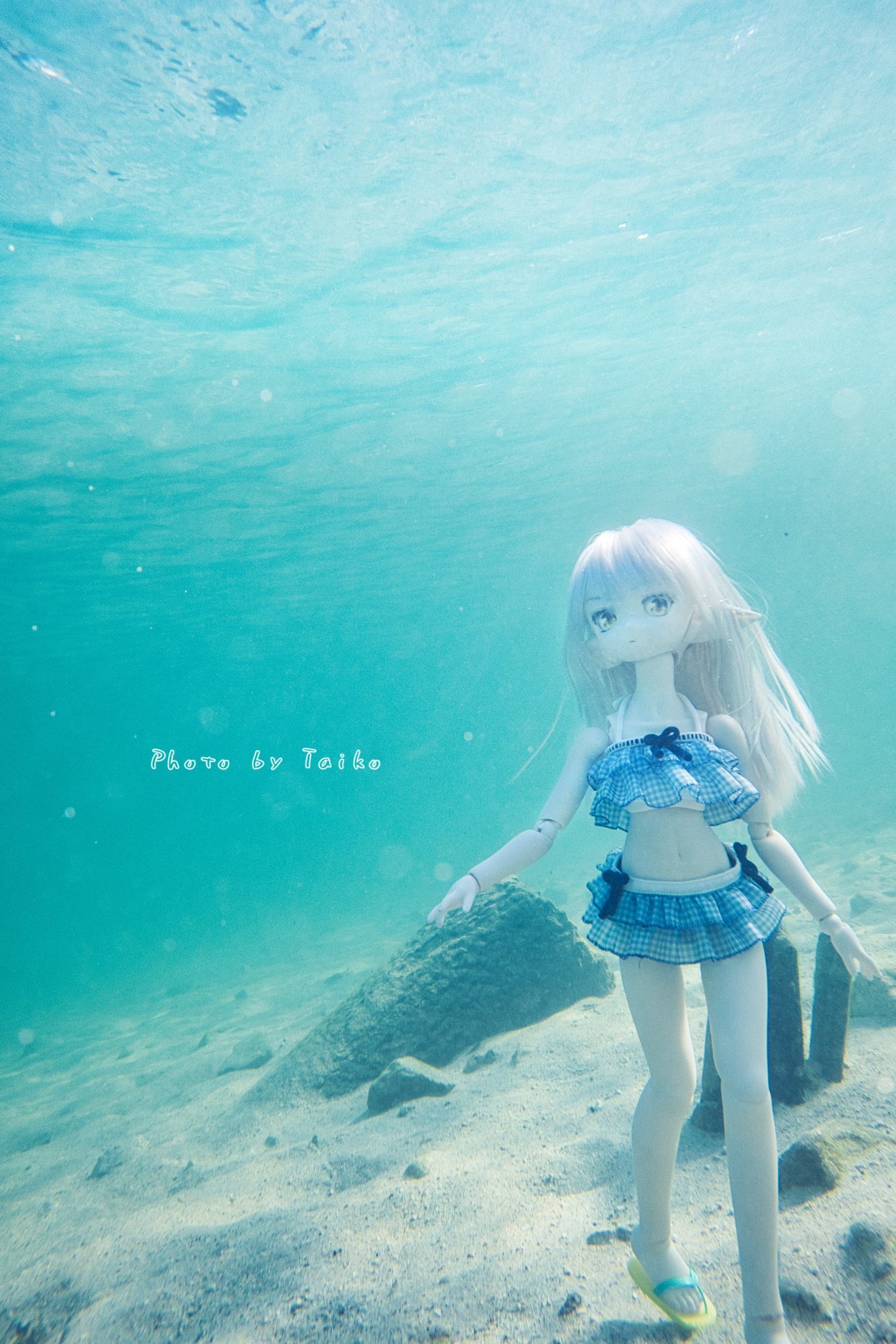 オレンジ色の水着の人物画 XENASERA Sサイズ オレンジ - メルカリ