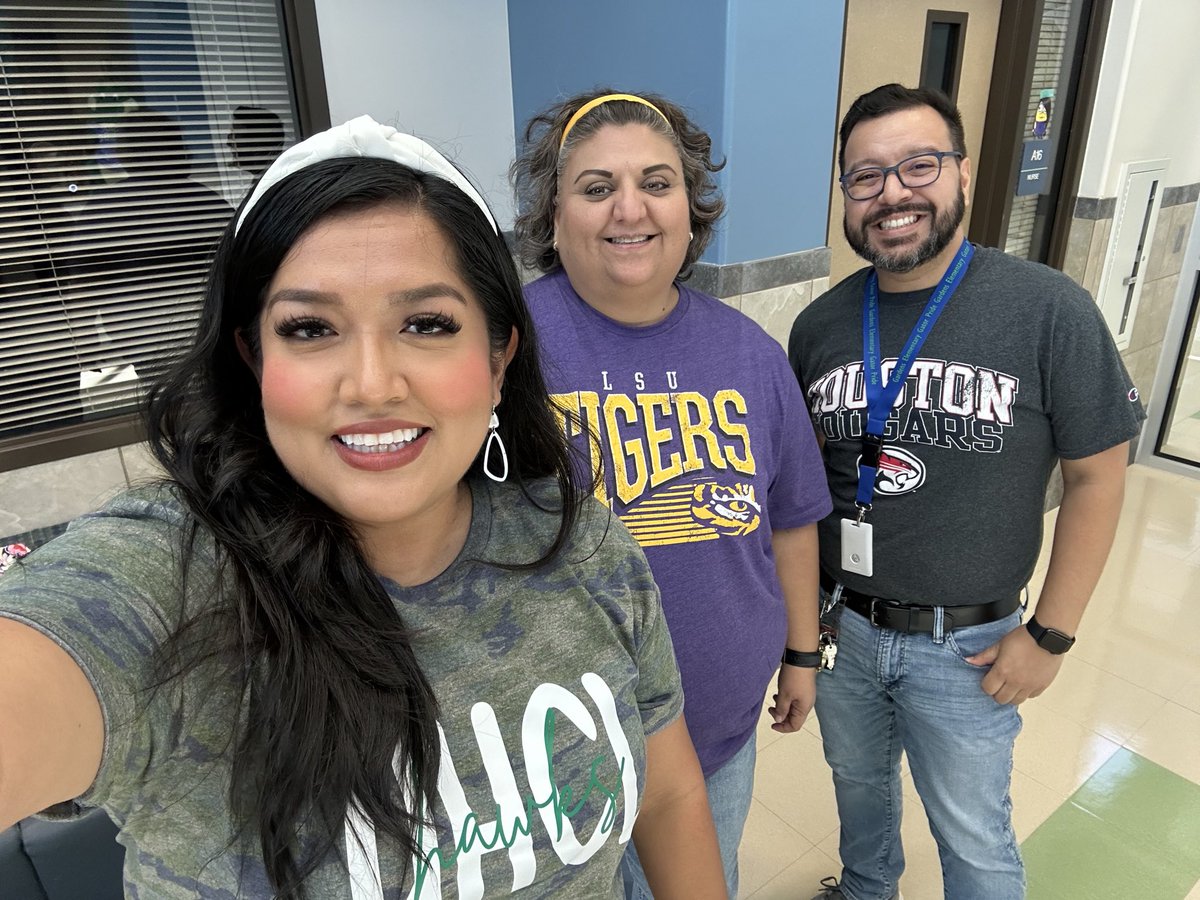 GSiclla's tweet photo. College Shirt Day 👩🏽‍🎓 w/ @cycabrera76  and @mr_joseph_garza at #GardensElem https://t.co/yq71m33jmv