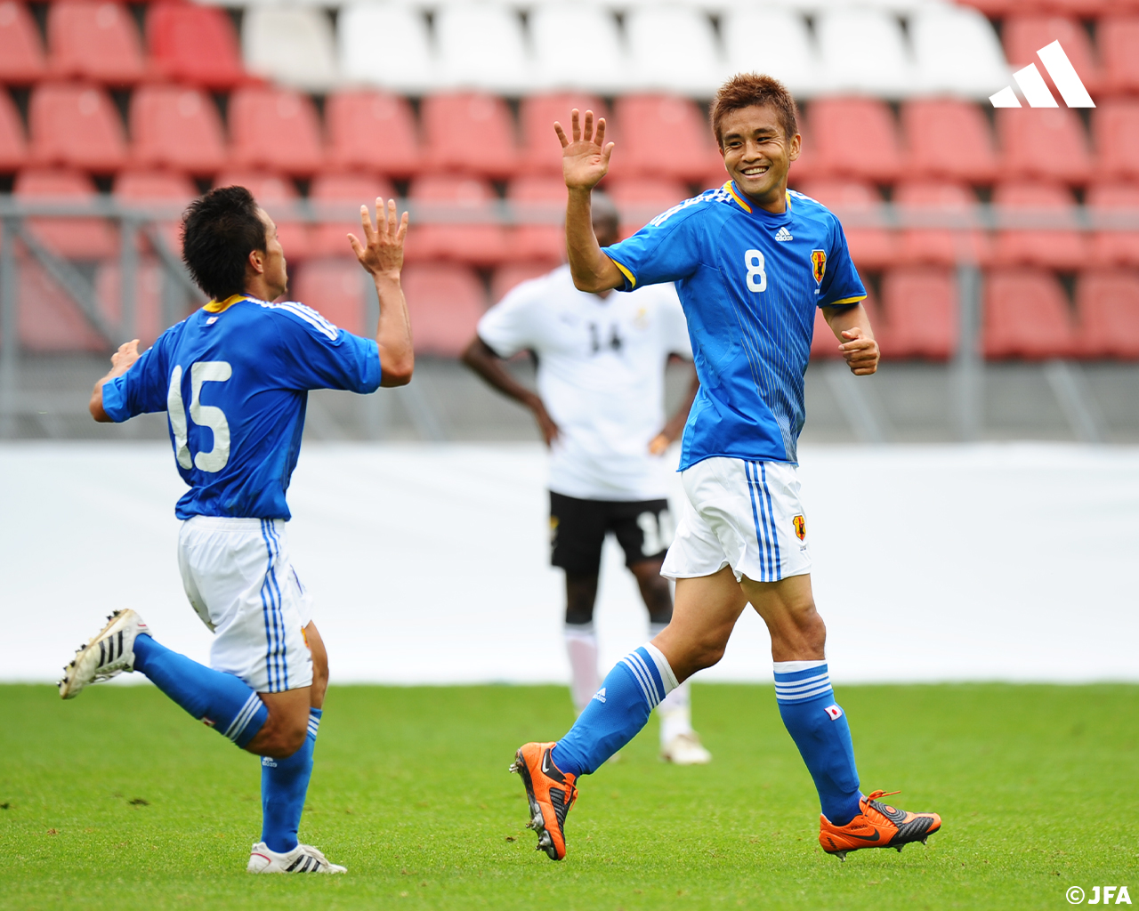 サッカー日本代表×朝日新聞　中綿ジャケット サッカー日本代表×朝日新聞 中綿ジャケット - メルカリ