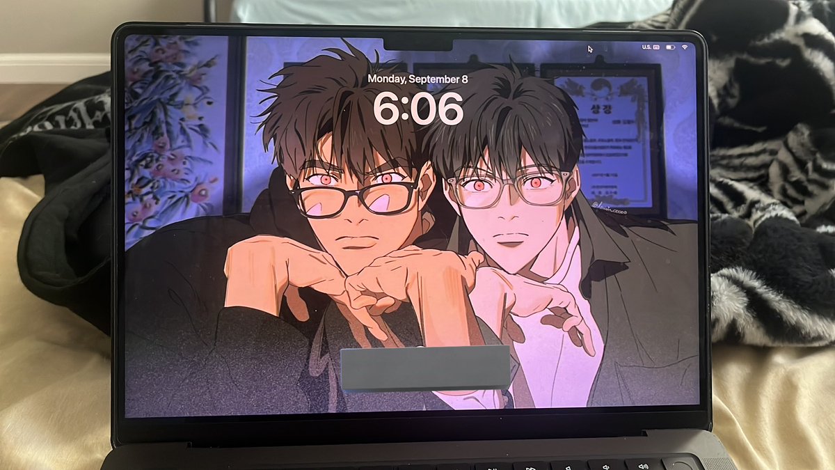 Cherry_0ak's tweet photo. guy at the apple store asked what anime my background was 🫩🫩🫩🫩🫩 #yaoi #mignon #embarrassing https://t.co/iNo5YTIh30
