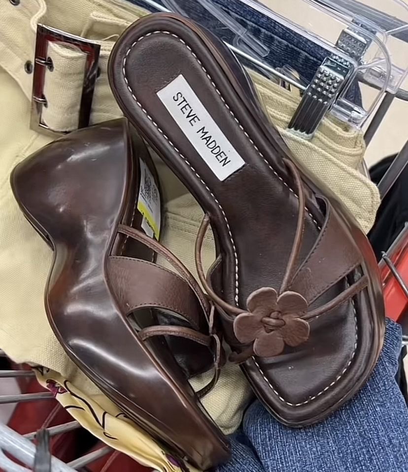 campaignblue's tweet photo. I neeed heels like these someone buy em for me https://t.co/5bsi3QbAwy