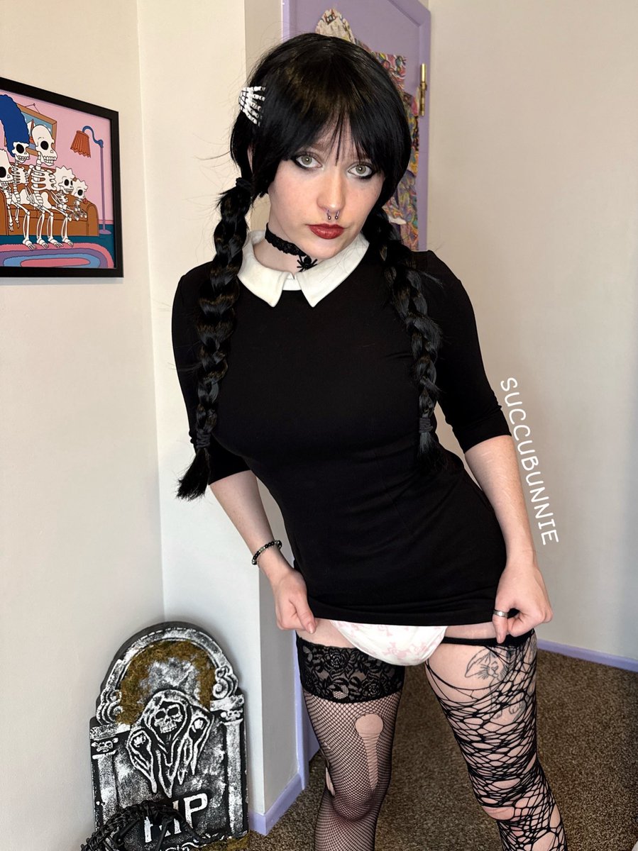 lilsuccubunnie's tweet photo. ⛓️Just because I wear diapers doesn’t mean I’m not a sadist🖤 https://t.co/o8nBPS7MTa