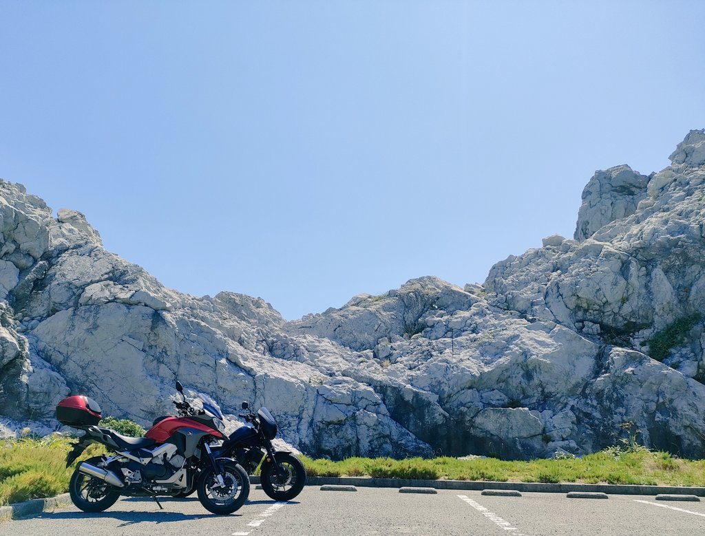 115Chanmi's tweet photo. 見たかった有田川町あらぎ島。道の駅ｽﾀﾝﾌﾟﾗﾘｰも再開、行くぞ🏍️💨　四季の郷公園→海南ｻｸｱｽ→白崎海洋公園→実家（原付🛵で畑に出ようとしてた母、デカい暴走族来た！と驚いた笑）→明恵ふるさと館→あらぎの里→しみず→柿の郷くどやま。450km走った💦ｸﾀｸﾀ。旦那さんありがとう✨ https://t.co/09a4uuLcqB