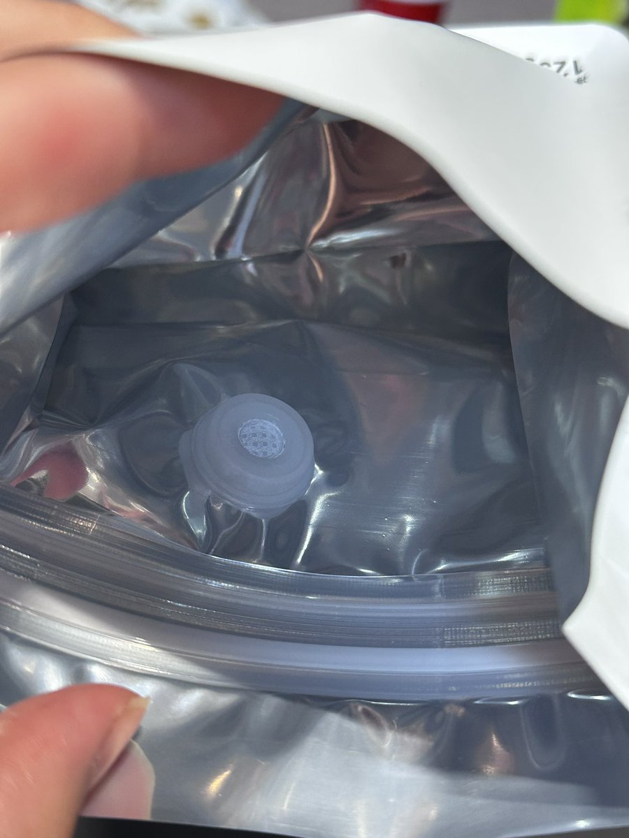 kisuoi316813's tweet image. Coffee bean packaging bag with its own exhaust valve! Maximize the quality and taste of coffee beans We provide 3 free design proposals, and only start mass production after you are satisfied with the sample. #CustomPackagingProcess #FreeSampling