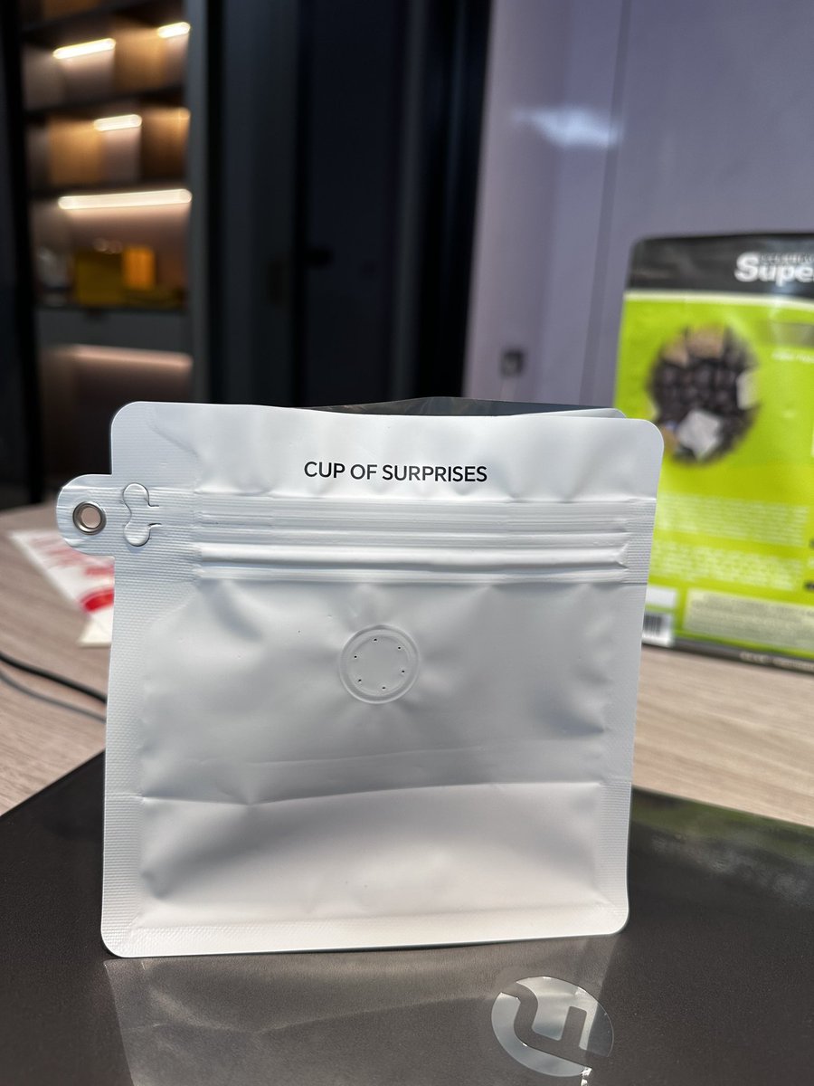 kisuoi316813's tweet image. Coffee bean packaging bag with its own exhaust valve! Maximize the quality and taste of coffee beans We provide 3 free design proposals, and only start mass production after you are satisfied with the sample. #CustomPackagingProcess #FreeSampling