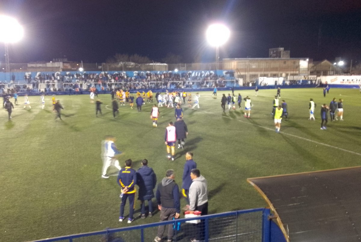OesteVisual's tweet photo. Final del Partido en Libertad: Victoria de #Midland 3-0 sobre #DockSud https://t.co/RcI3r3S9Ok