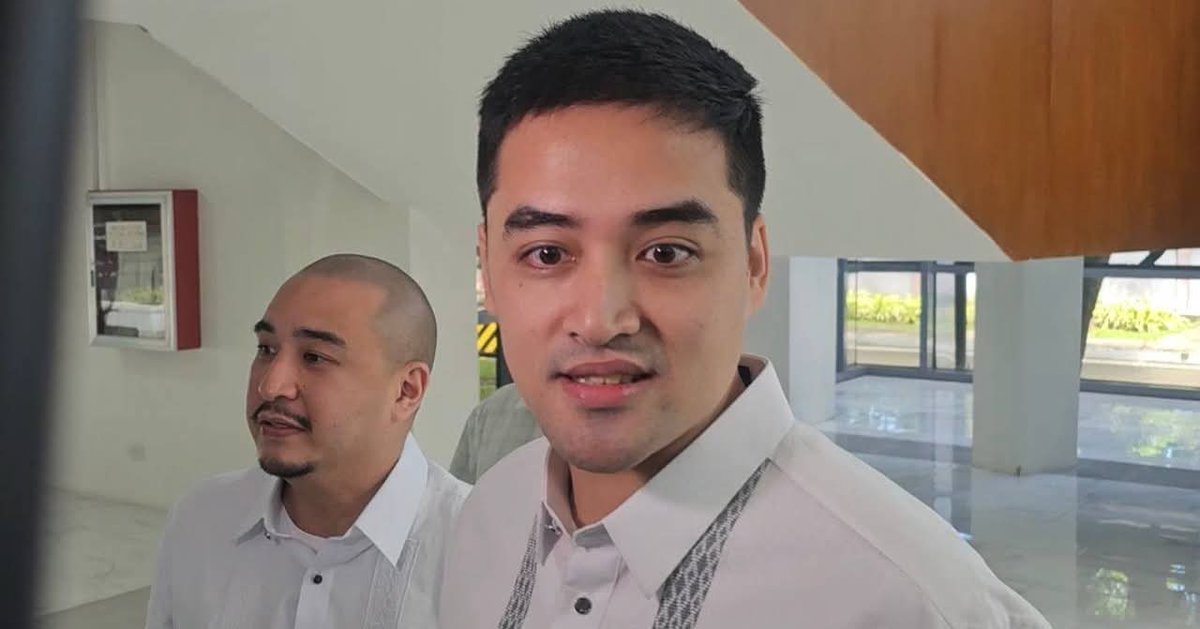 Magbibida-bida sa Congress ang gagong 'to para banatan mga contractors at hindi ang mga nasa House of Crocs. Payt me! Hakhakhakhakhak. Obvious na obvious playbook niyo, mga ulul!