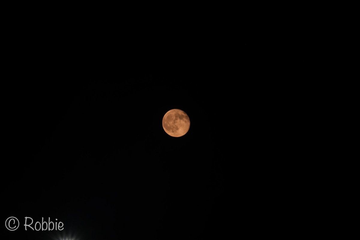 Nice moon tonight with a bit of orange from the sun. #fujifilm #fujifilm_xseries