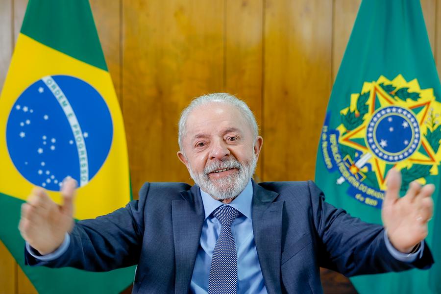 Luiz Inácio Lula da Silva dijo el lunes durante la cumbre virtual del grupo de BRICS que en un mundo cada vez más inestable, corresponde a este mecanismo mostrar que la cooperación supera cualquier forma de rivalidad y ya es el nuevo nombre de la "defensa del multilateralismo".