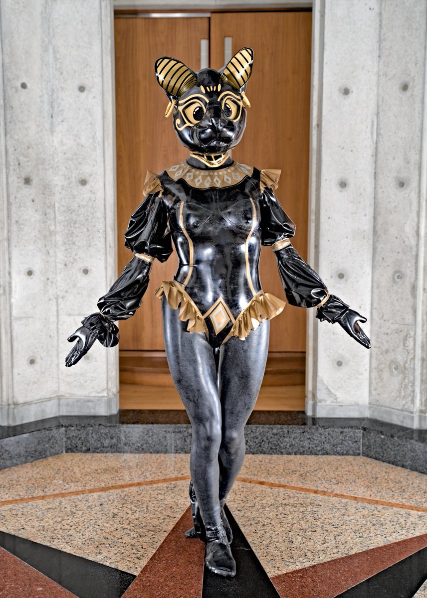 Hibikinefur's tweet image. 褐色エジプト猫耳ロリ！？
📸@c2ex
🐈‍⬛@karinkariwanz
Body: @roanyer8
👗@Hibikinefur