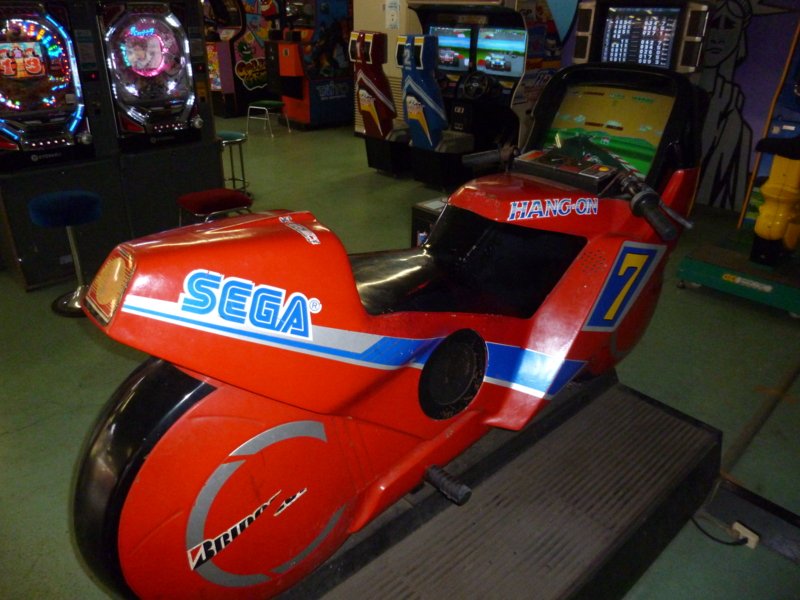 SEGA ハングオン 赤 ミニバイク 世界初の体感ゲーム ハングオン 2022年に現役稼働している筐体を