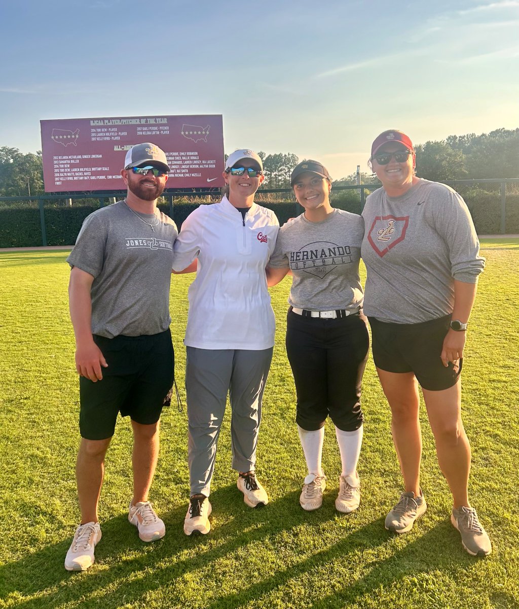 KBergeron2028's tweet image. Second stop for the weekend did not disappoint. The weather was perfect in Ellisville for the Jones College Prospect Camp Thanks to @JC_CoachTDEW and her staff. Looking forward to being back soon. @JC_BobcatsSB @NandoSoftball  @RedDevils16U