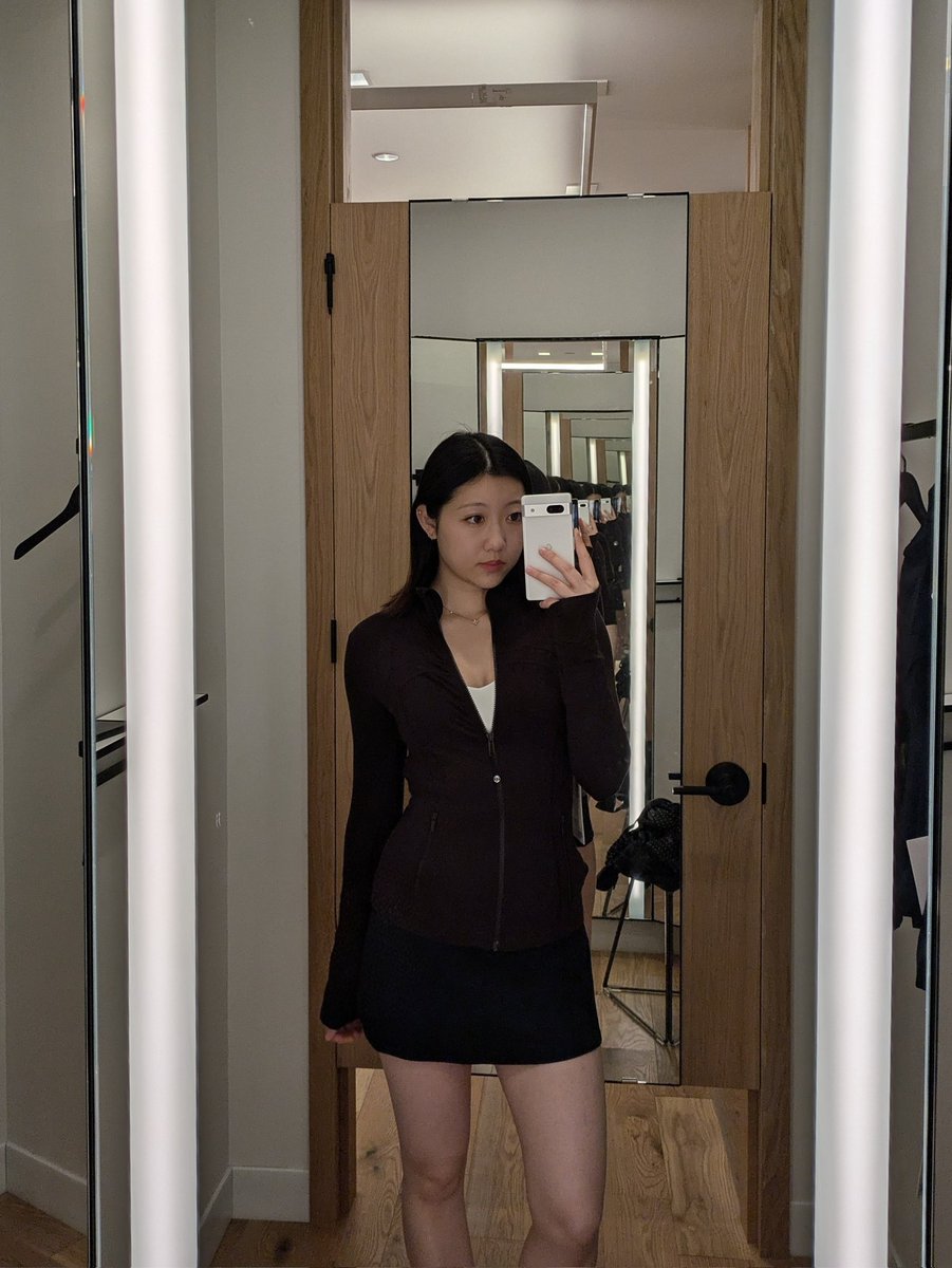 canada-maxxing before i move (buying lululemon)