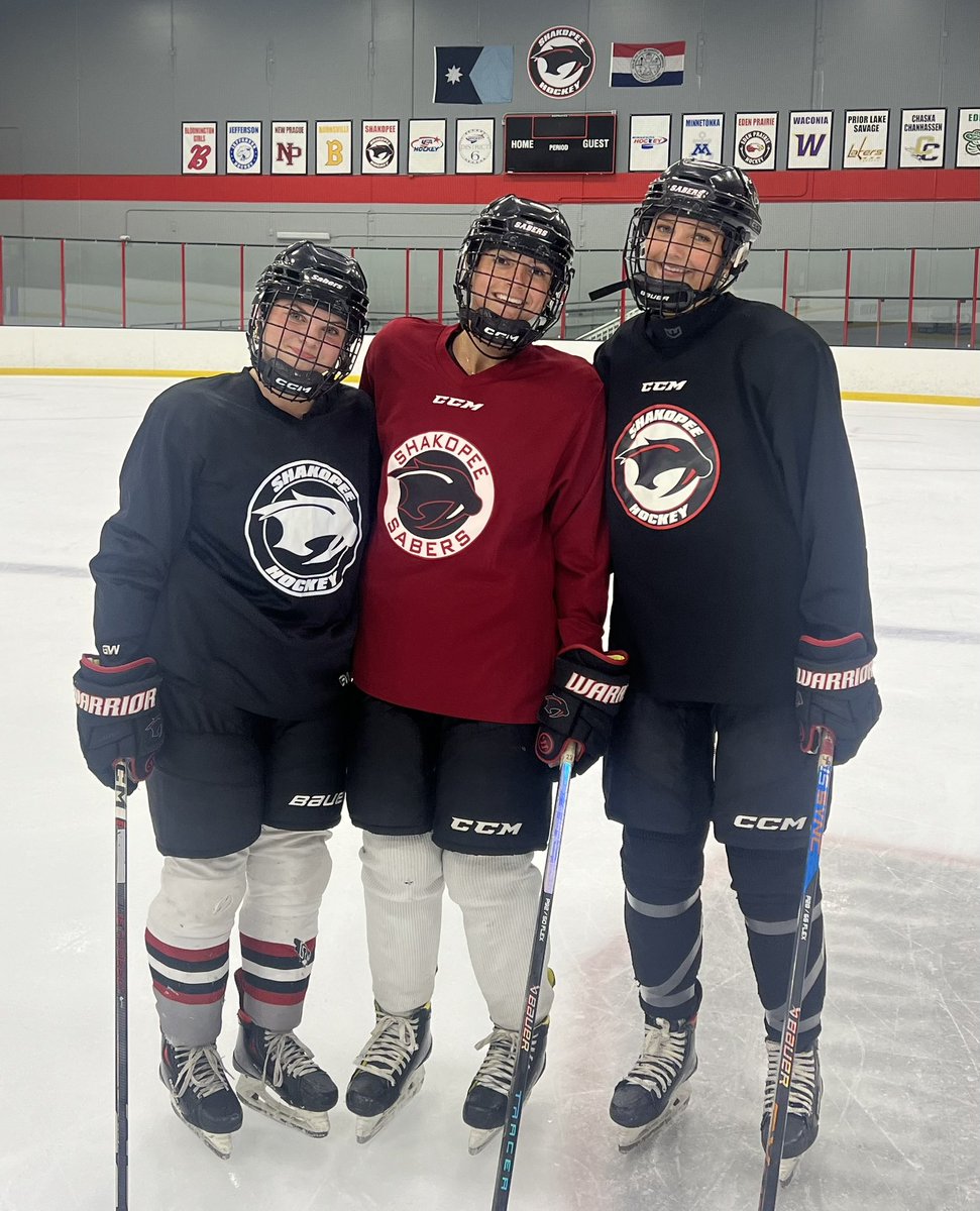 Shakopee HS Girls Hockey - Center Ice Club tweet media