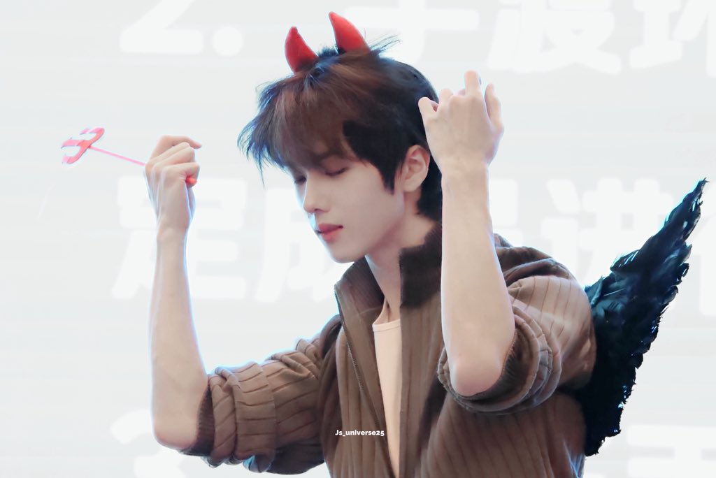 흑백 세계 에서 단 하나의 컬러. 250907 #지성 #박지성 #JISUNG #NCTDREAM #NCT