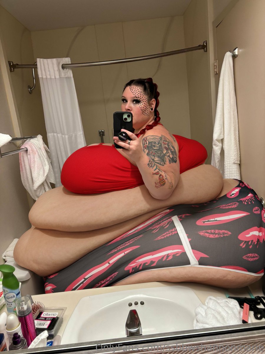 🍽️▸ Hm? What did you send-...? Huh?! [𝘙𝘦𝘢𝘥𝘦𝘳]... you're stuck in the bathroom AGAIN!? I told you to be careful! Don't you see how huge fat ass you are? I'm coming, I'll go help you shower.