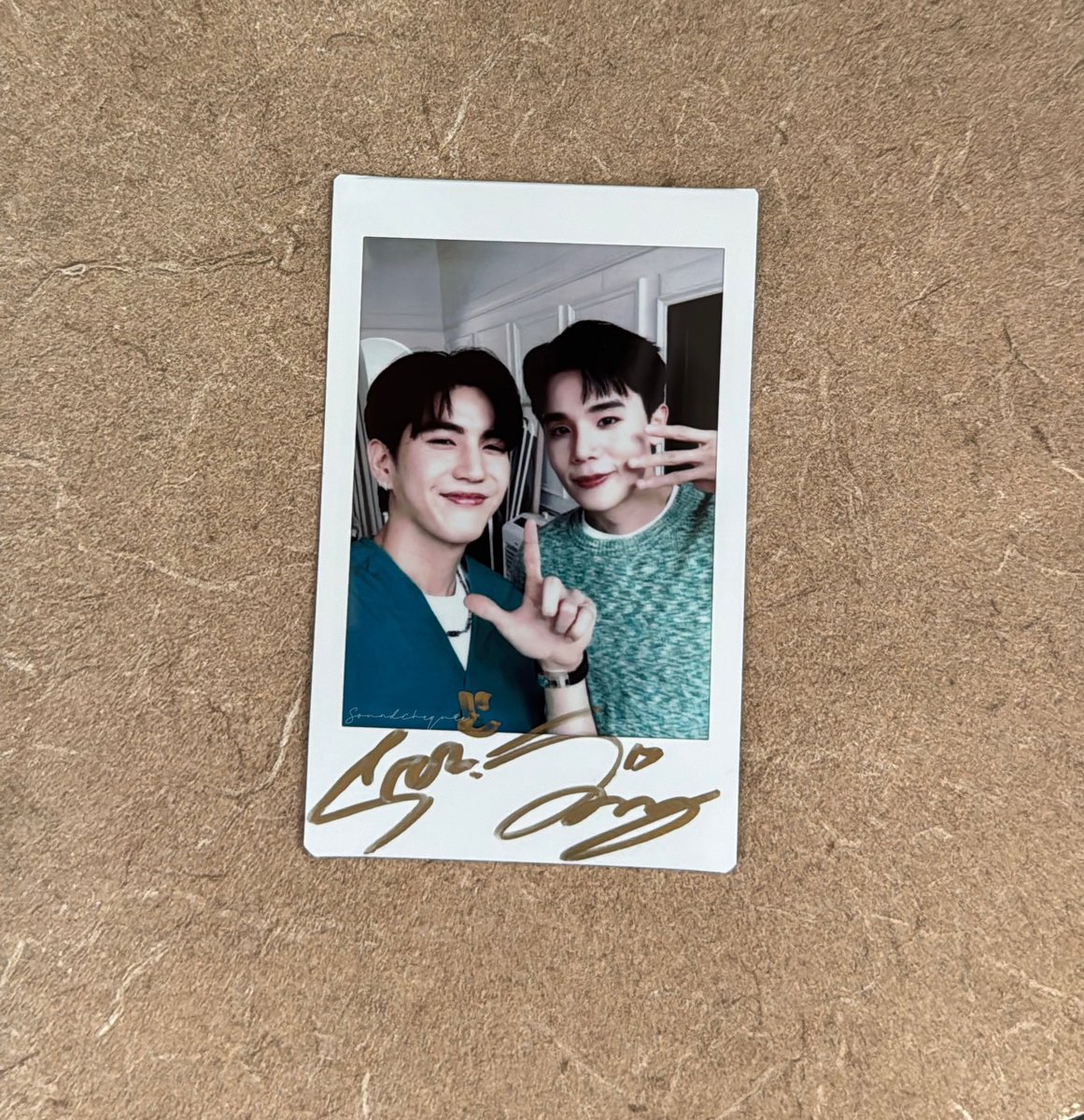 WTS / Sell 🩵

Polaroid with sign Jimmysea

Pls DM free shipping in TH 📬

#jimmyyjp #sea_tawinan 
#jimmysea #จิมมี่ซี
#ตลาดนัดgmmtv #ตลาดนัดgmm
