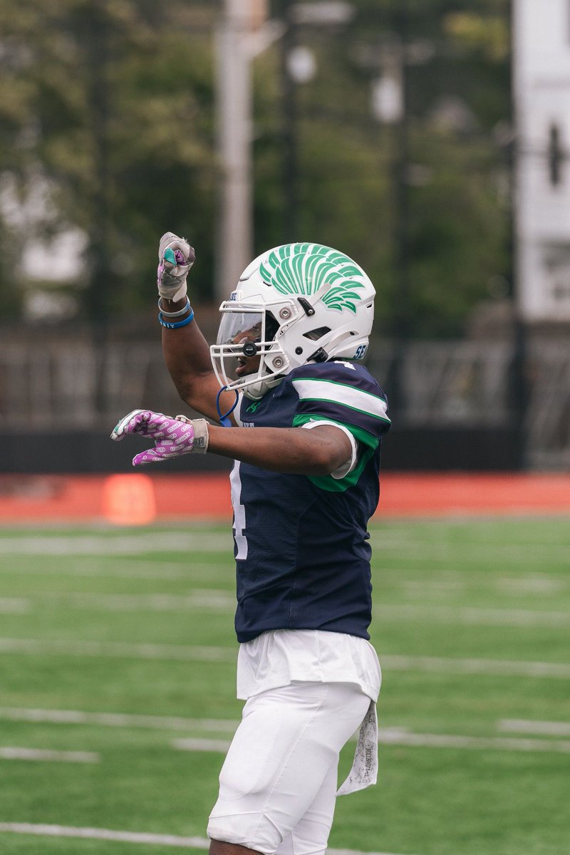 SalveAthletics's tweet image. ‼️ATHLETE OF THE WEEK‼️

@salvereginafootball senior Jacoby Smith is @newmacsports Special Teams Athlete of the Week after an 87-yard kickoff return TD against UMass Dartmouth in the season opener!

#goseahawks #seahawknation