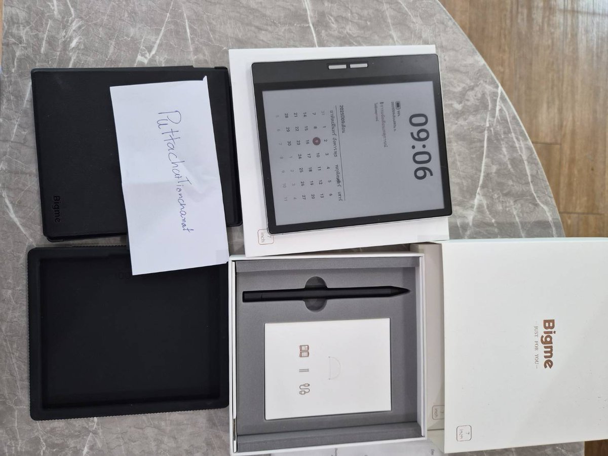 Vanazia's tweet image. ส่งต่อ Bigme B751C ราคา 7000 บาทค่ะ
จ่าย QR บัตรเครดิตได้นะคะ + 3%
สภาพ 90% มีตำหนินิดนึงตรงที่วง
มีเคสปกแท้ 1 ชิ้น
เคสซิลิโคน 1 ชิ้น
แถม sd card 64 GB 1 อัน
ปากกา ของตัวเครื่อง 1 แท่ง
สายชาร์จใหม่นะคะ อันเก่าหาย
นัดรับได้ BTS สายสุขุมวิท
ส่งเคอรี่ได้
#อีรีดเดอร์ #ereader…